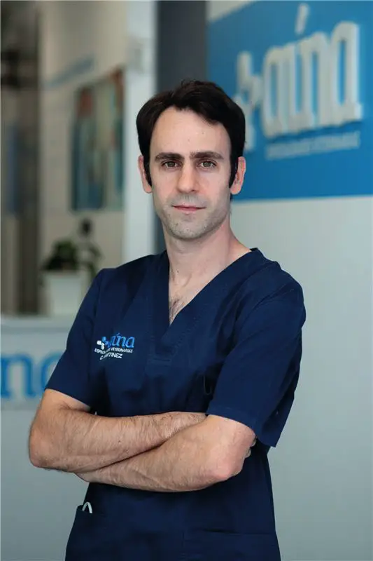 Dr. Carlos Martínez 